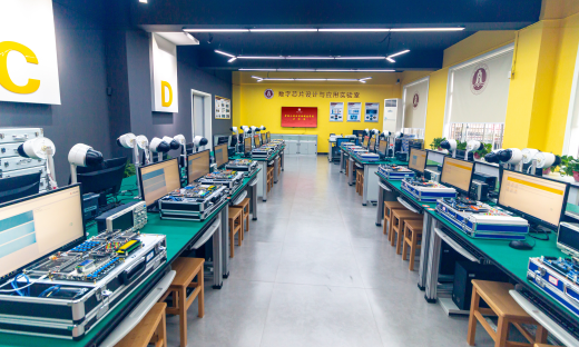 \\Youngsun\g\学校资料\智能工程与智能制造学院资料\学院网站建设\数字芯片设计与应用实验室2.jpg