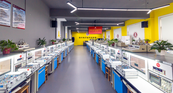\\Youngsun\g\学校资料\智能工程与智能制造学院资料\学院网站建设\现代电子技术实验室2.jpg